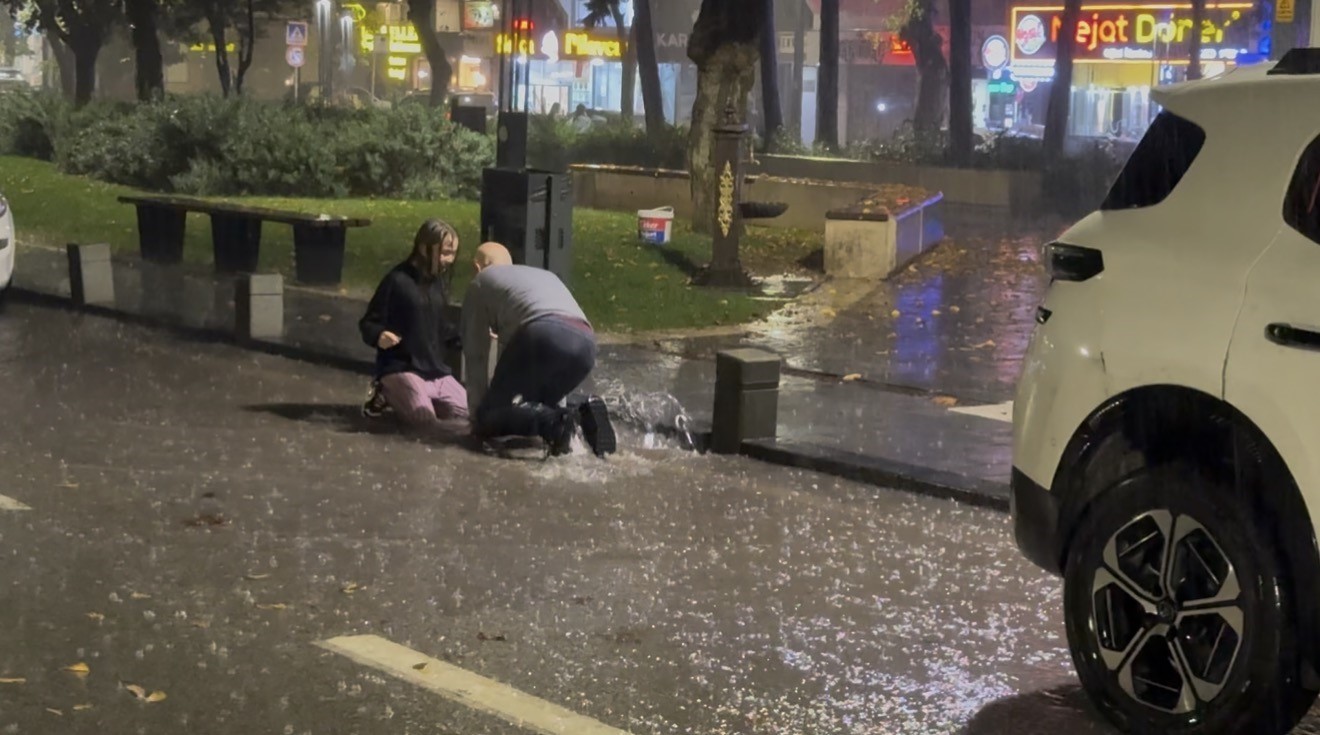 Kocaeli’de beklenen sağanak etkisini göstermeye başladı