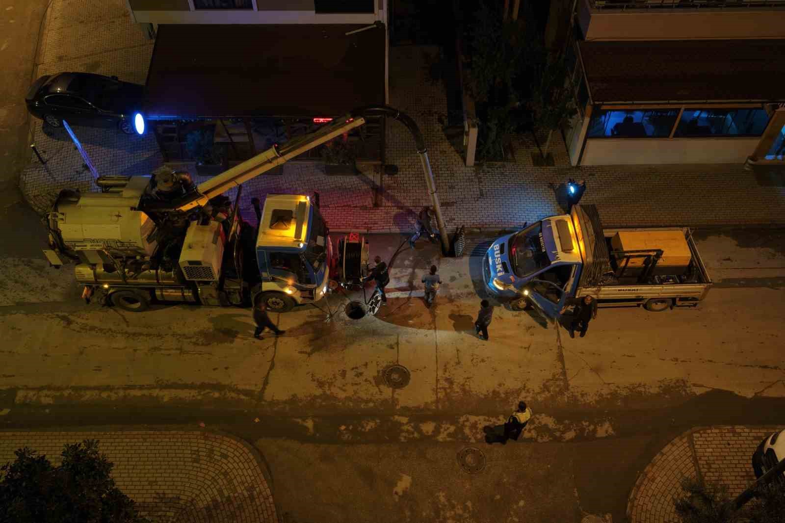 Büyükşehir’de yağmur teyakkuzu: bin 126 personel, 439 araç görev başında