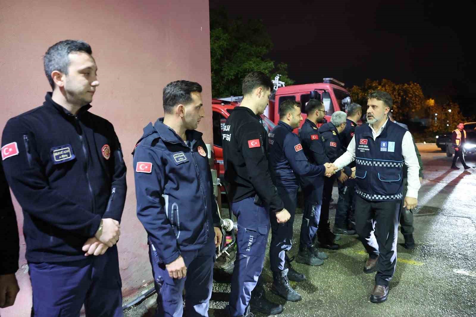 Büyükşehir’de yağmur teyakkuzu: bin 126 personel, 439 araç görev başında