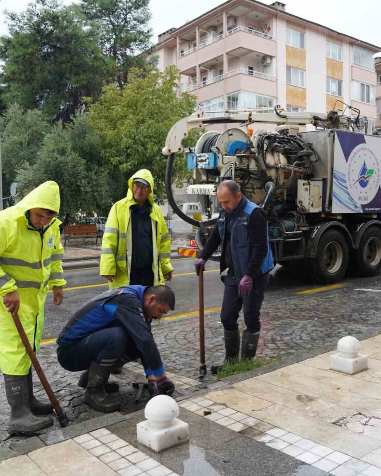 MUSKİ ekipleri 7/24 saat ‘Yağmur’ mesaisinde
