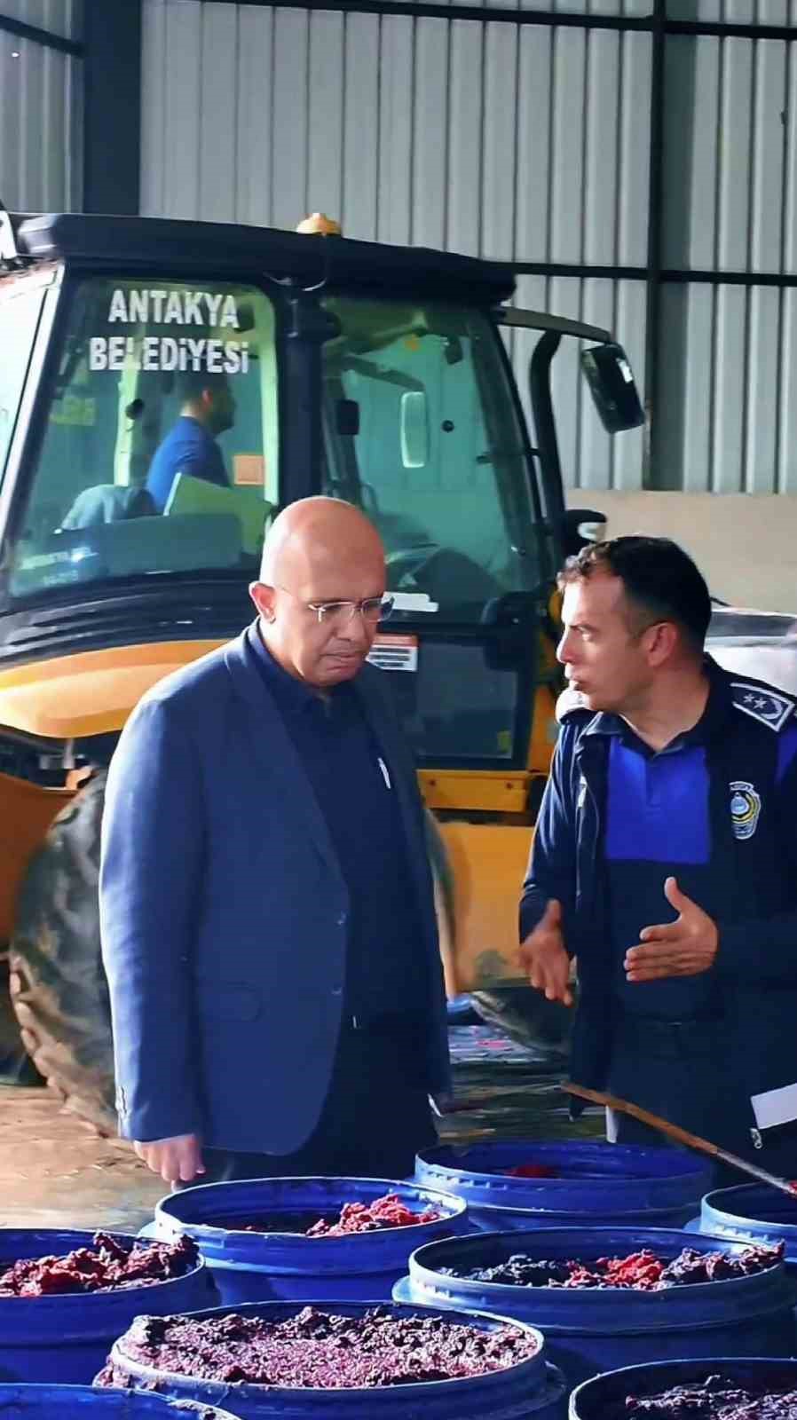 İhbar üzerine gidilen adreste mide bulandıran şartlarda gıda üretildiği ortaya çıktı