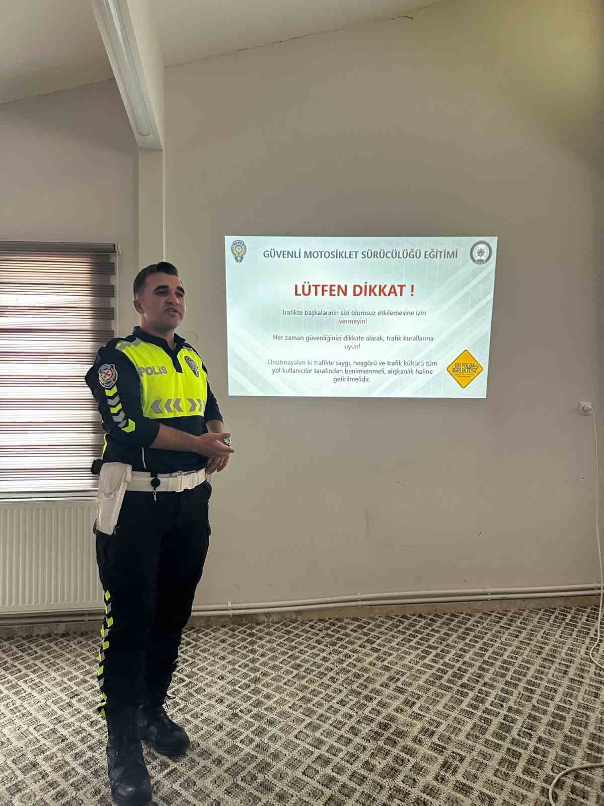 Polisten öğrenci, veli ve kamu personeline önemli eğitim