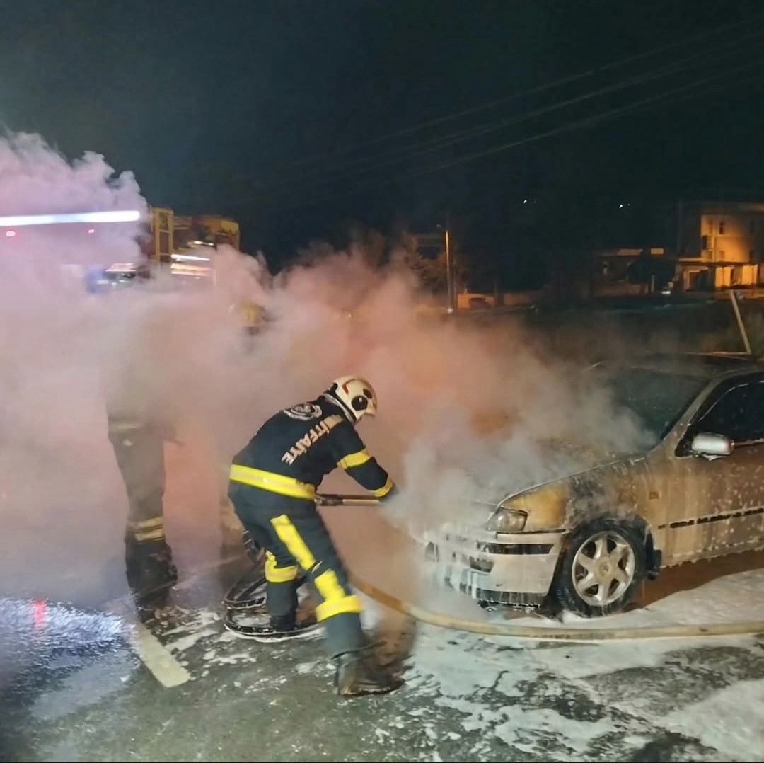 Acıpayam’da araç yangını korkuttu