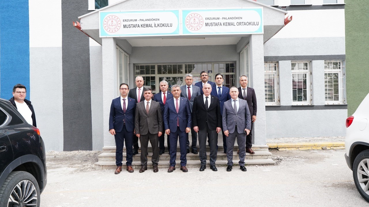 TOBB ve ETSO’dan sosyal sorumluluk kapsamında 250 öğrenciye bot ve mont desteği