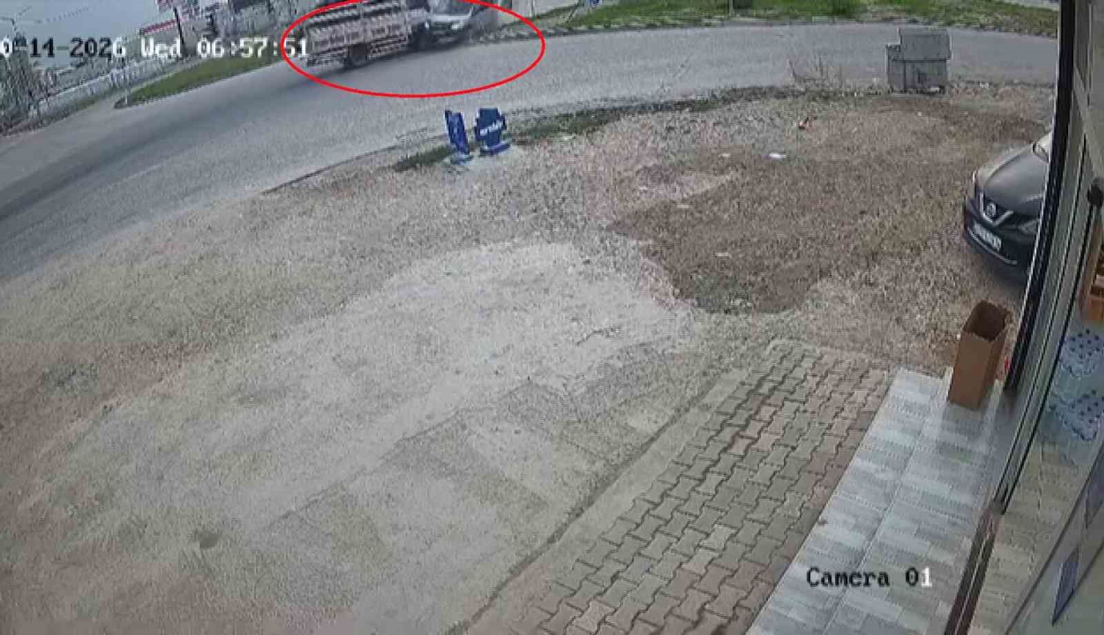 Hatay’da kamyonetle çarpışan hafif ticari araç sürücüsü yaralandı
