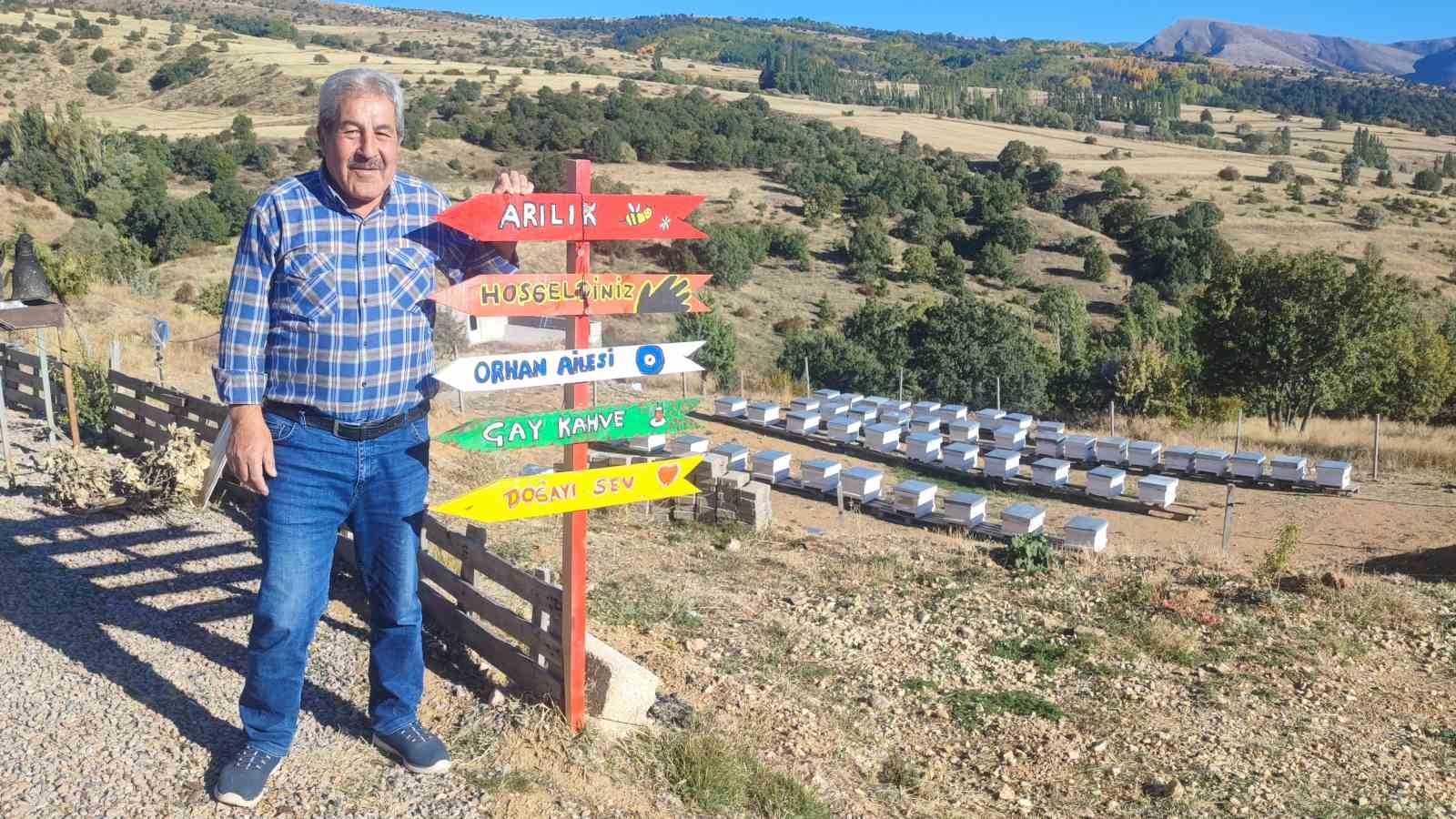 85 yaşında karakovan balı üretiyor