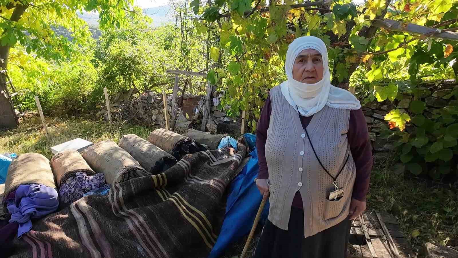 85 yaşında karakovan balı üretiyor