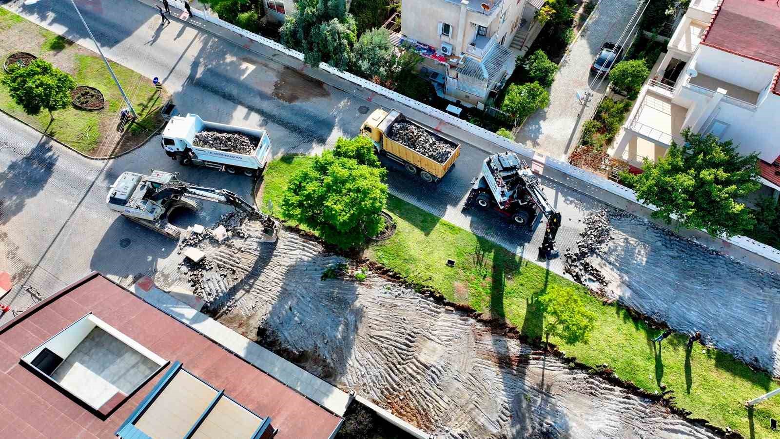 Didim’de yol yenileme çalışmaları devam ediyor