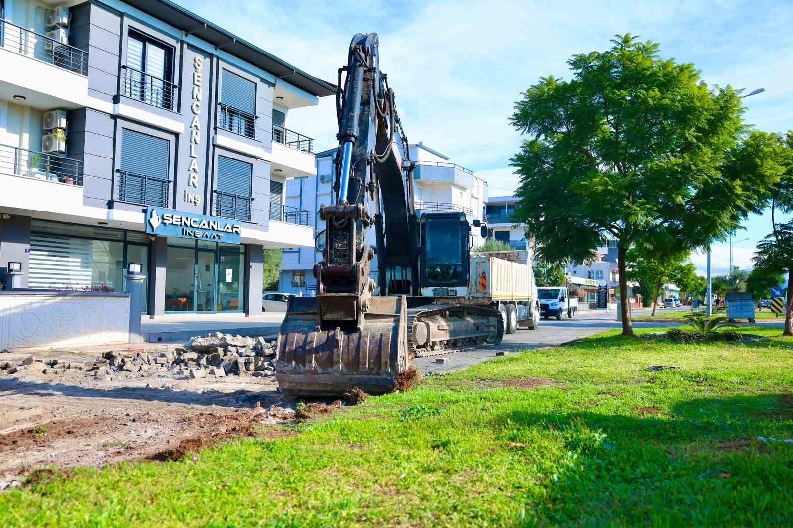 Didim’de yol yenileme çalışmaları devam ediyor