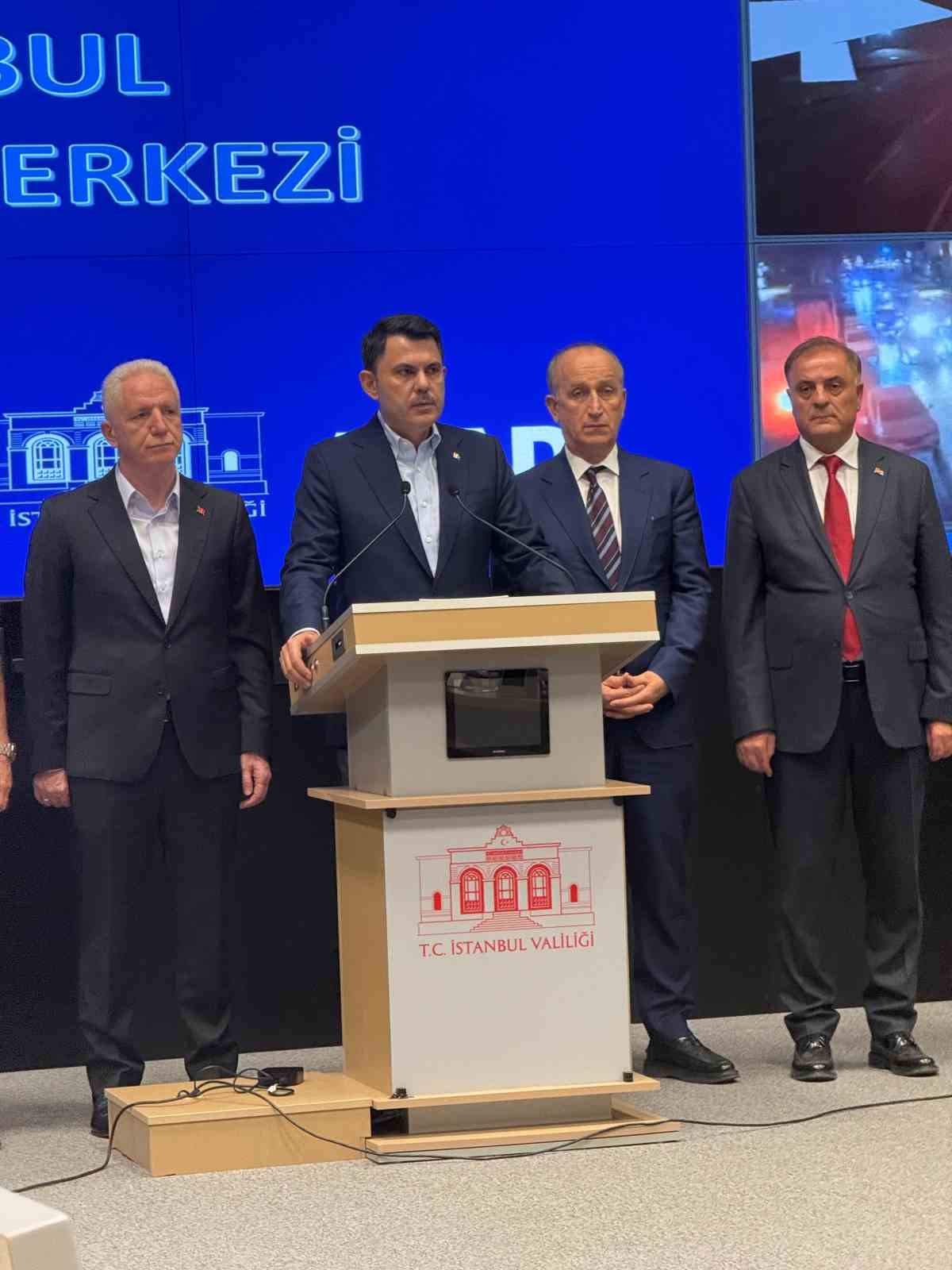 Bakan Kurum: "İstanbul’da güvenlik birimlerimiz 3 bin 57 vatandaşımızı sağ salim kurtardılar ve güvenli alanlara taşıdılar"