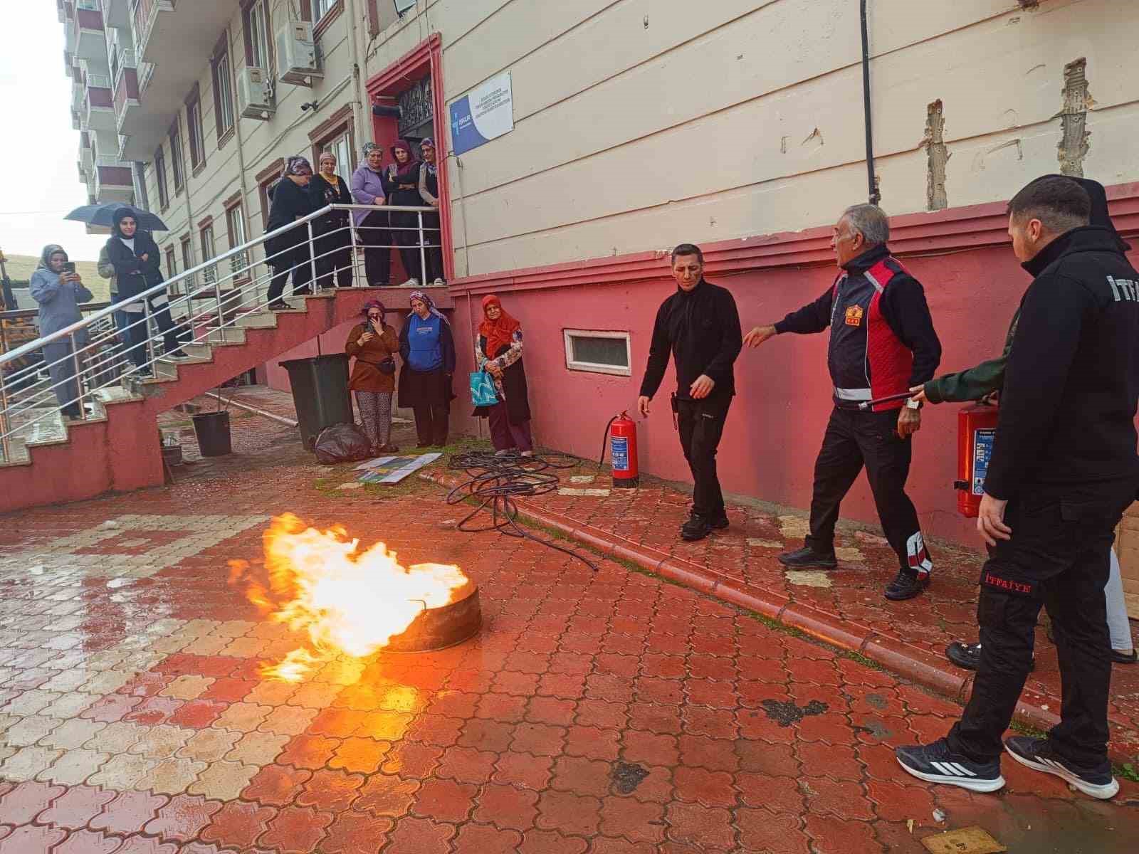 Siirt’te kız öğrenci yurtlarında yangın tatbikatı: Öğrenci ve personele uygulamalı eğitim