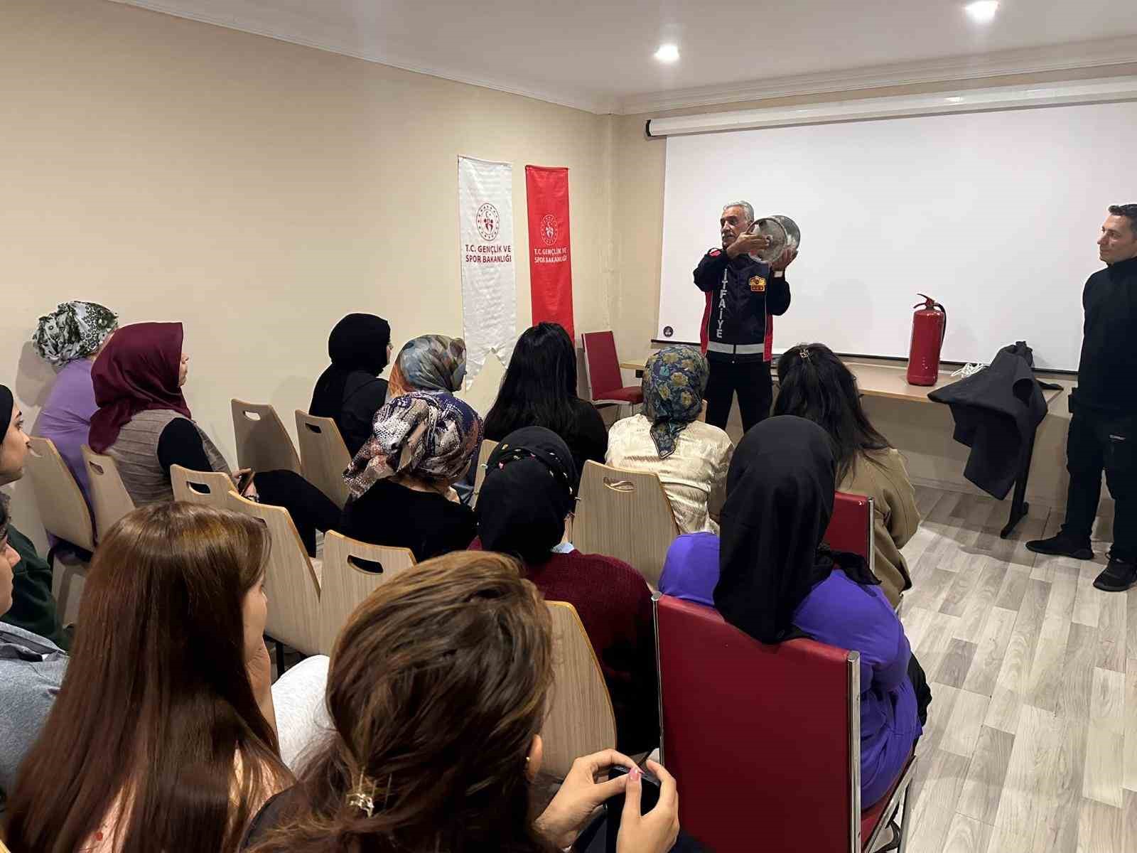 Siirt’te kız öğrenci yurtlarında yangın tatbikatı: Öğrenci ve personele uygulamalı eğitim