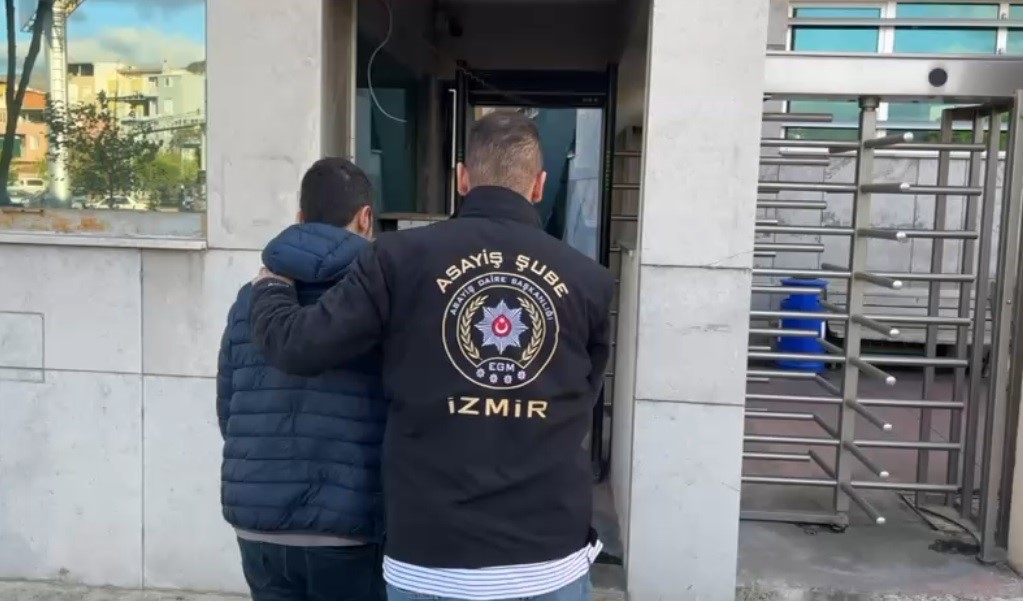 İzmir’de firariler polis takibinden kaçamadı