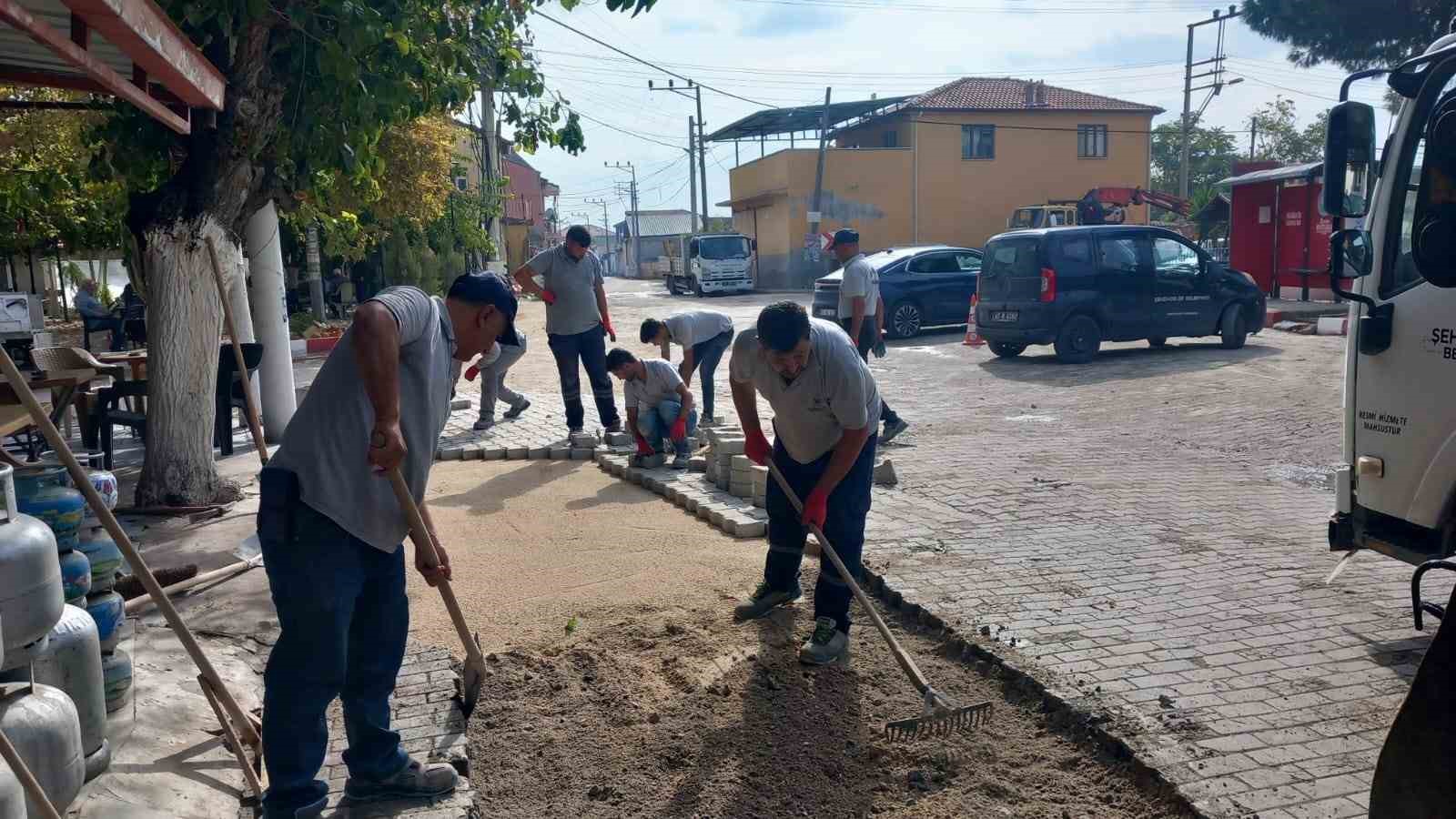 Altyapı çalışmaları sonrası tahrip olan yol ve kaldırımlar yenileniyor