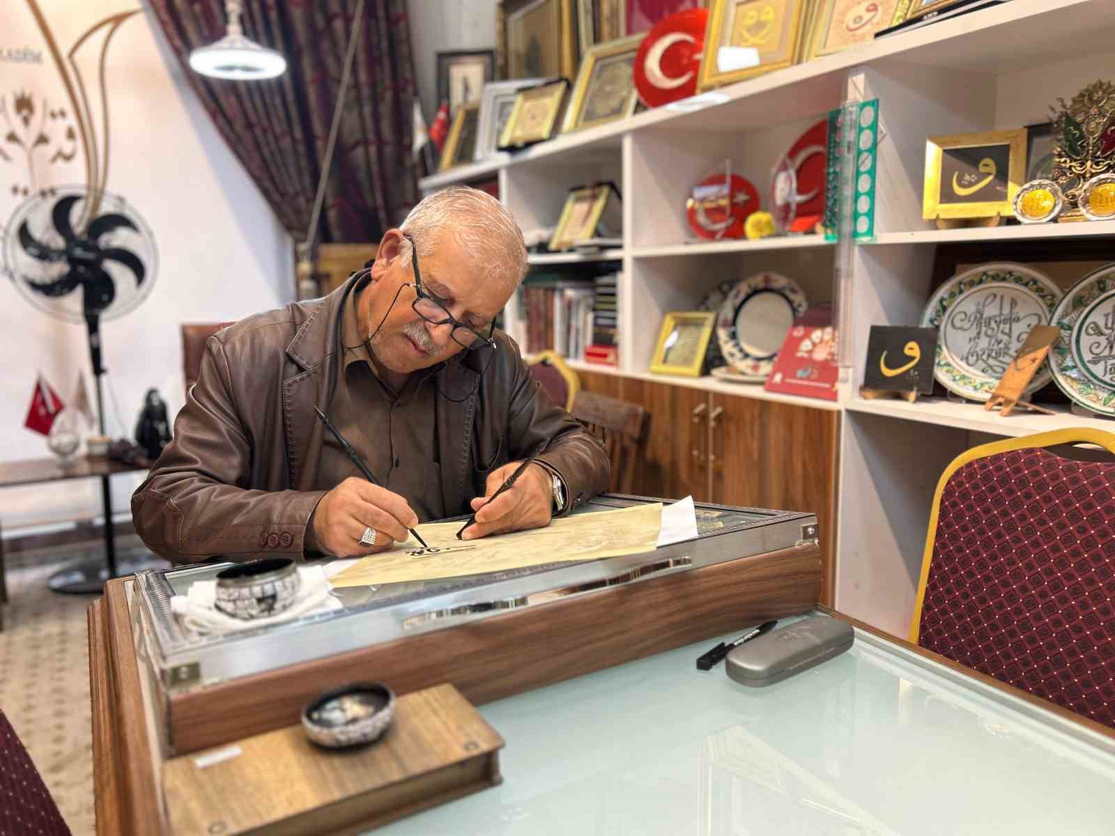 Vanlı hattat, ecdadın sanatını geleceğe taşıyor