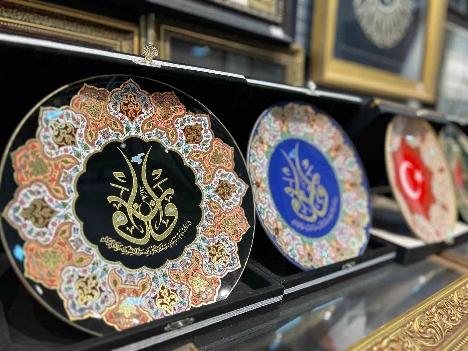 Vanlı hattat, ecdadın sanatını geleceğe taşıyor