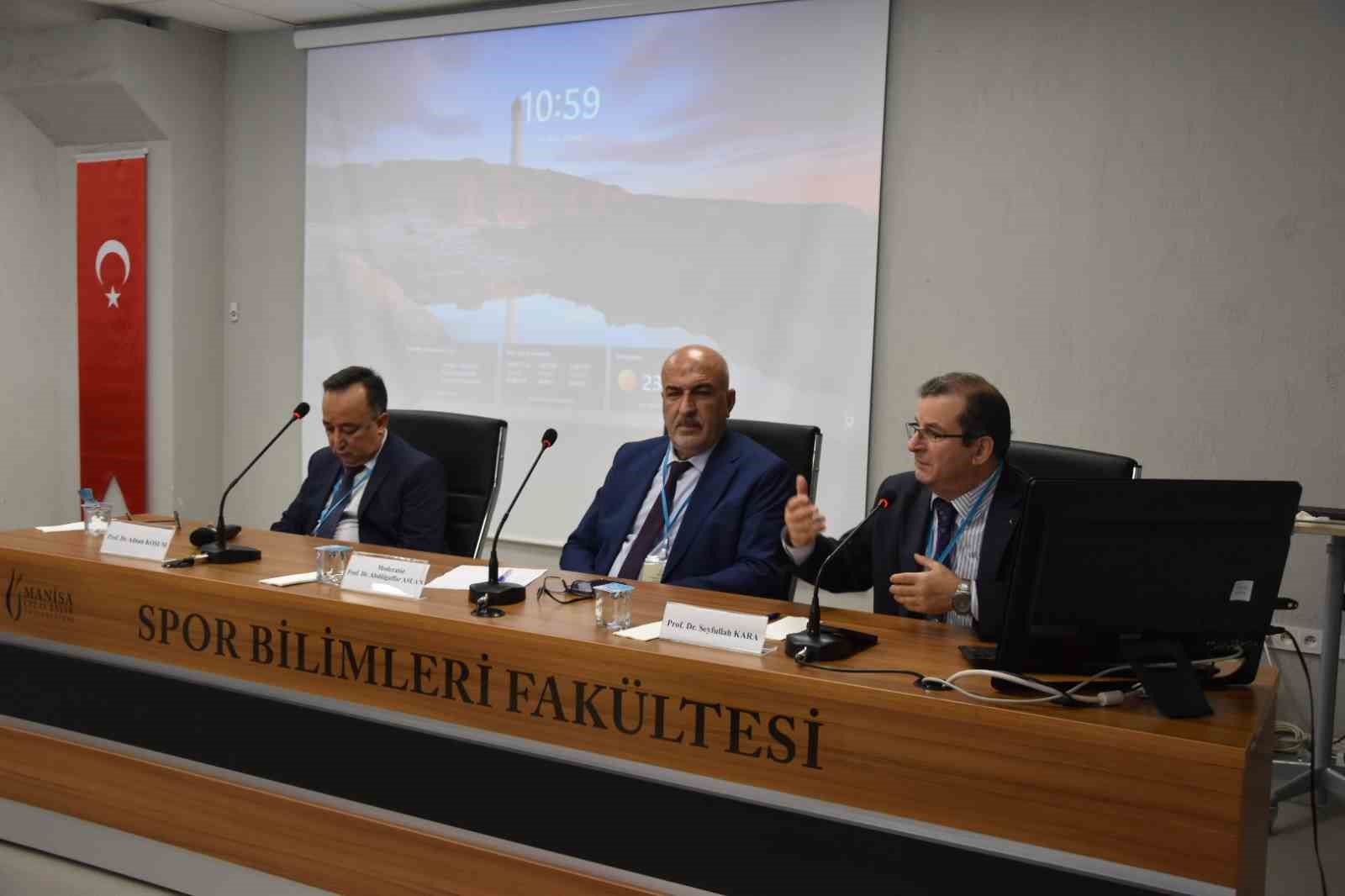 Manisa’nın dini ve kültürel mirasının konu edinildiği sempozyum başladı