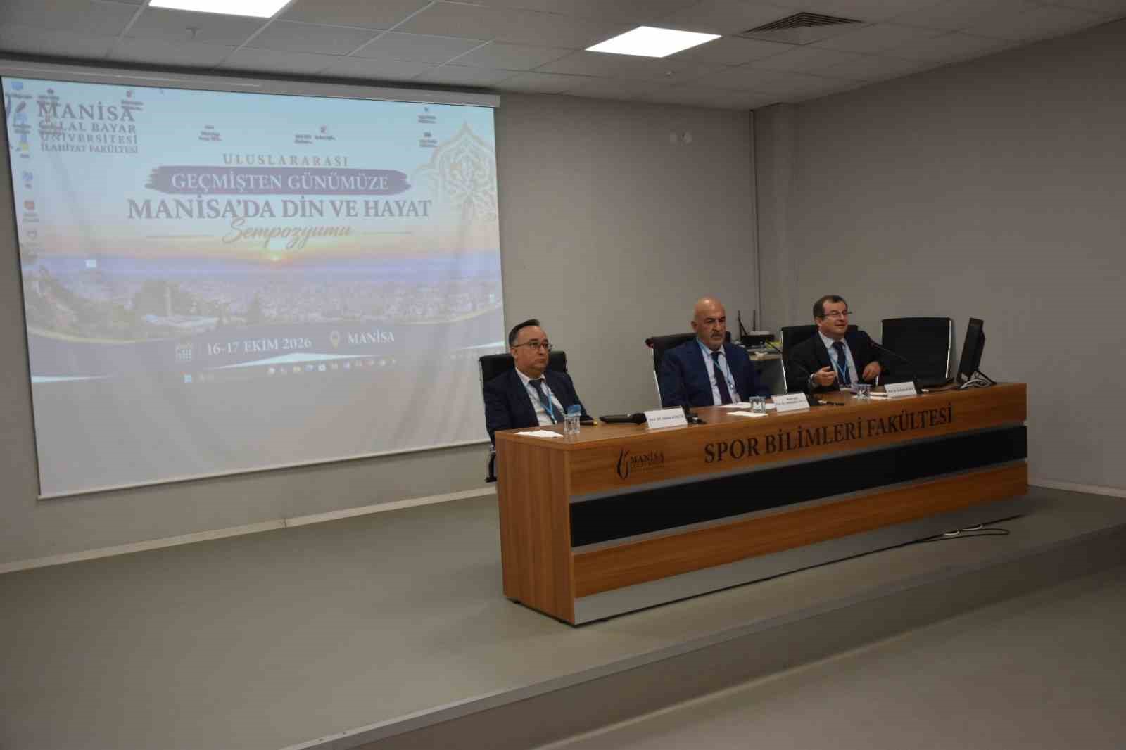 Manisa’nın dini ve kültürel mirasının konu edinildiği sempozyum başladı