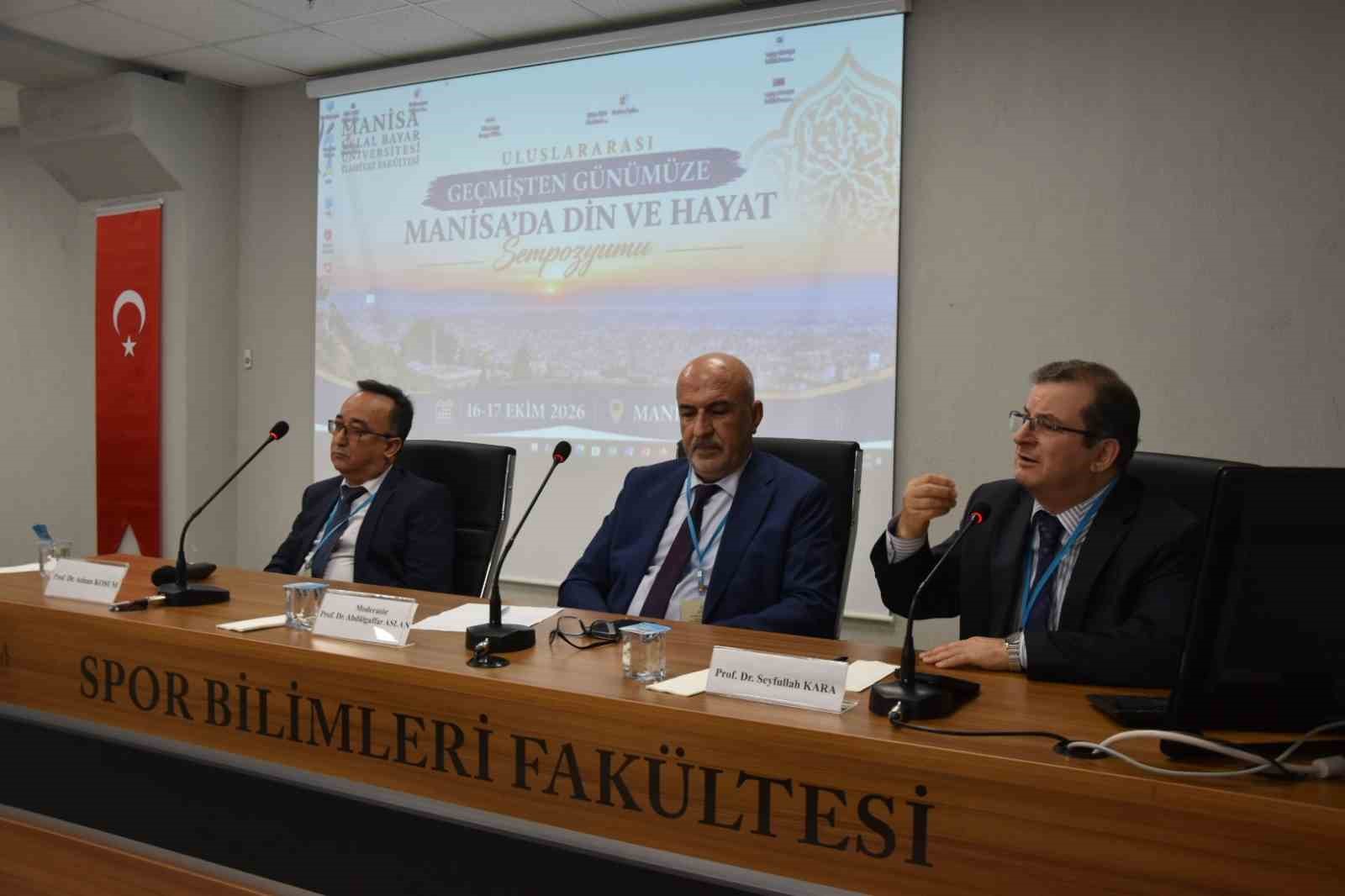 Manisa’nın dini ve kültürel mirasının konu edinildiği sempozyum başladı