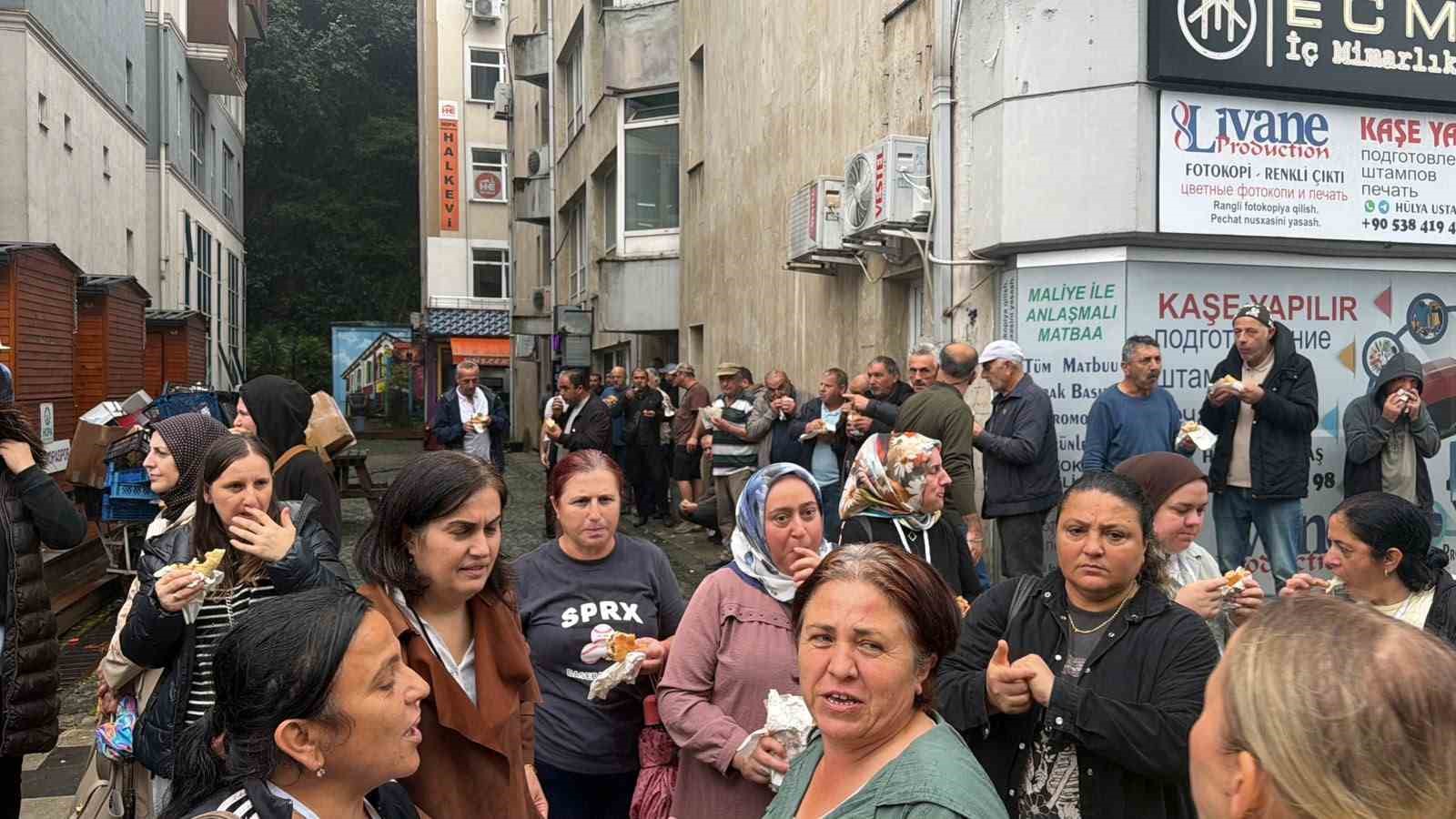 Karadeniz’de balık bolluğu Hopa’da ziyafete dönüştü