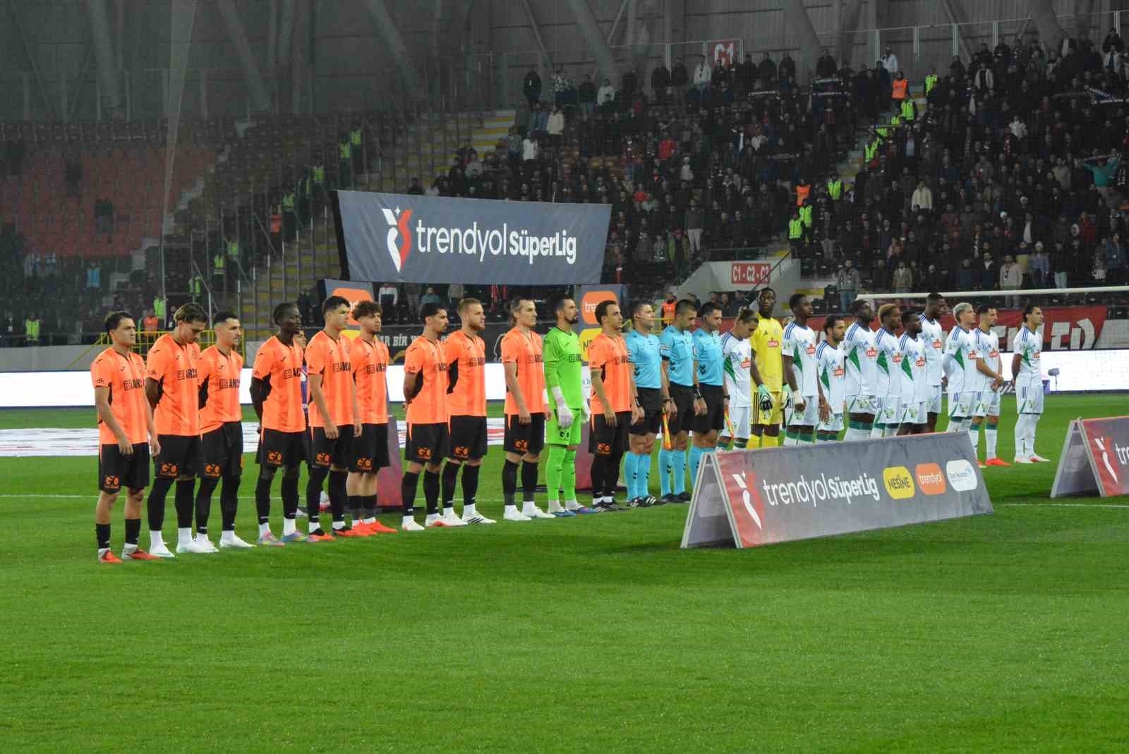 Trendyol Süper Lig: Çorum FK: 0 - Çaykur Rizespor: 0 (Maç devam ediyor)