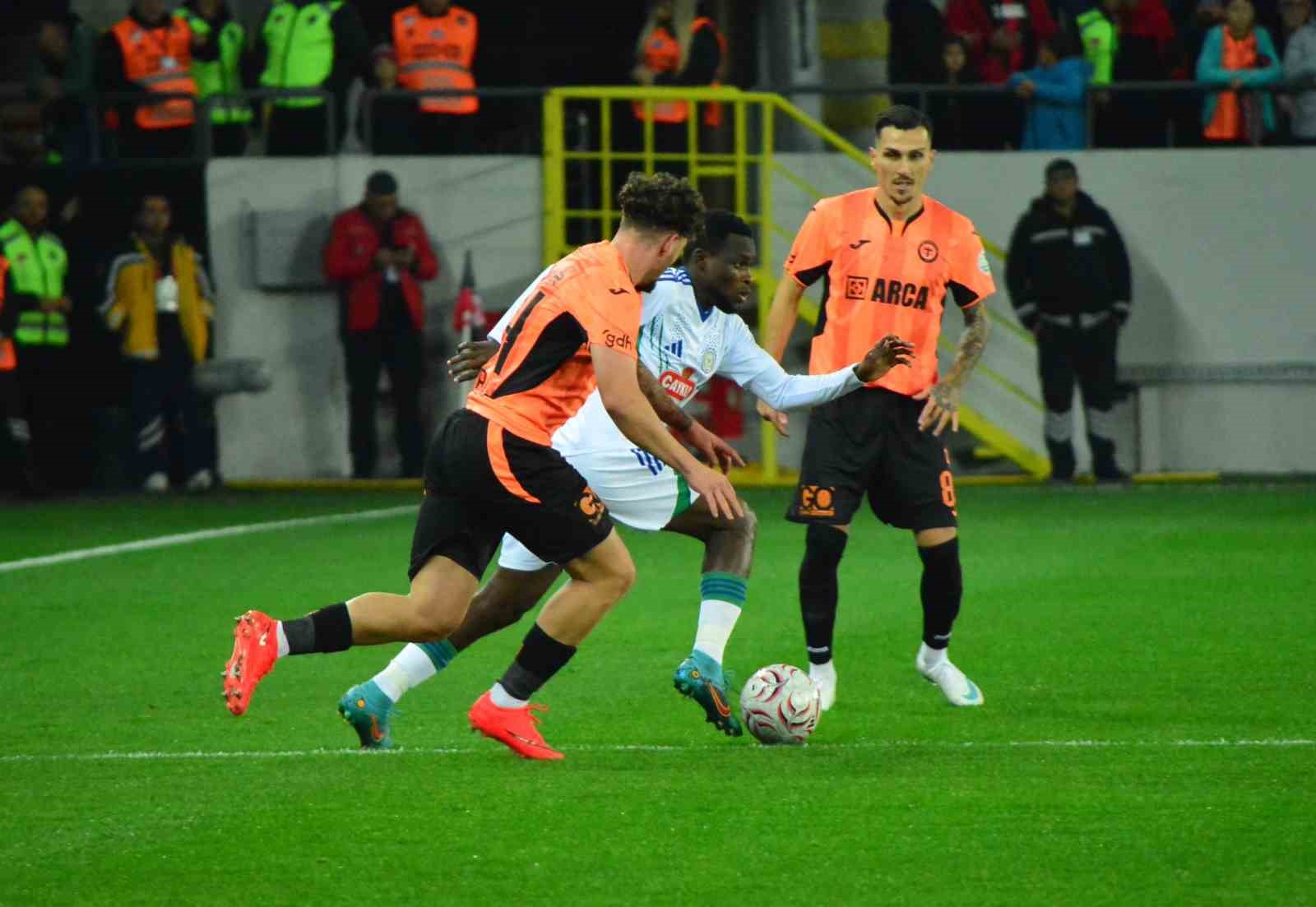Trendyol Süper Lig: Çorum FK: 0 - Çaykur Rizespor: 0 (Maç devam ediyor)