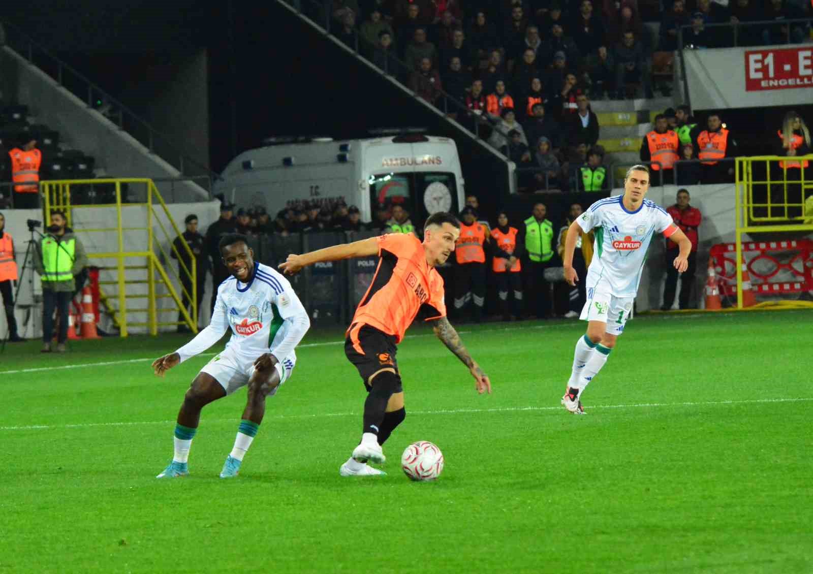 Trendyol Süper Lig: Çorum FK: 0 - Çaykur Rizespor: 0 (Maç devam ediyor)