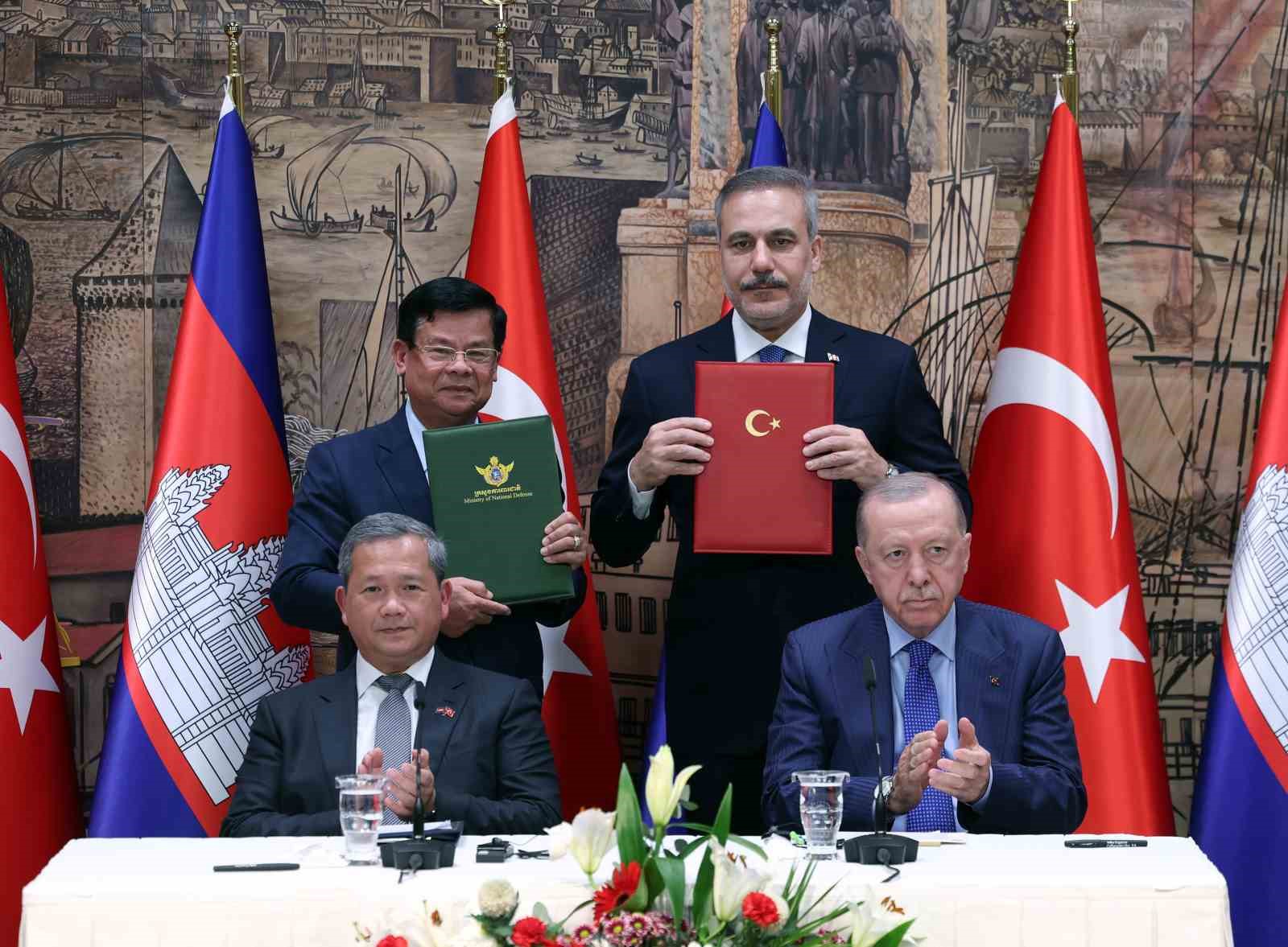 Cumhurbaşkanı Erdoğan: "Kamboçya ile ticaretimizi 1 milyar dolara çıkarmak için çabalarımız devam ediyor"
