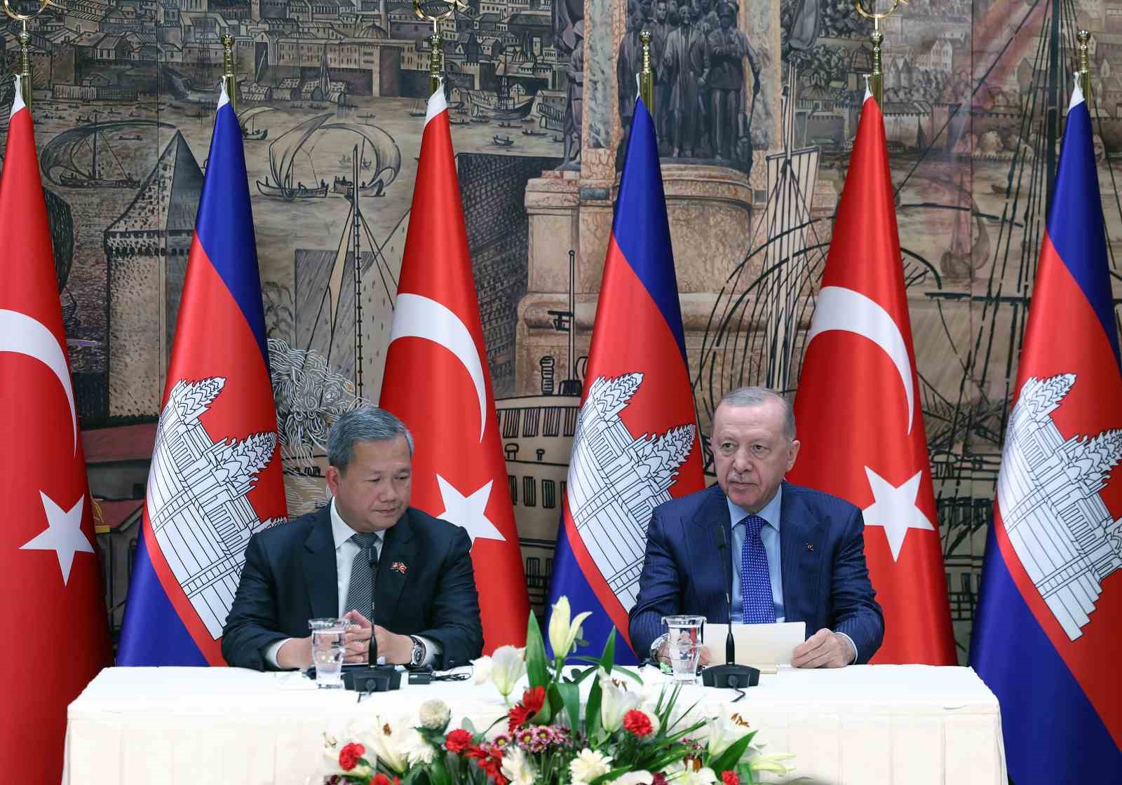Cumhurbaşkanı Erdoğan: "Kamboçya ile ticaretimizi 1 milyar dolara çıkarmak için çabalarımız devam ediyor"