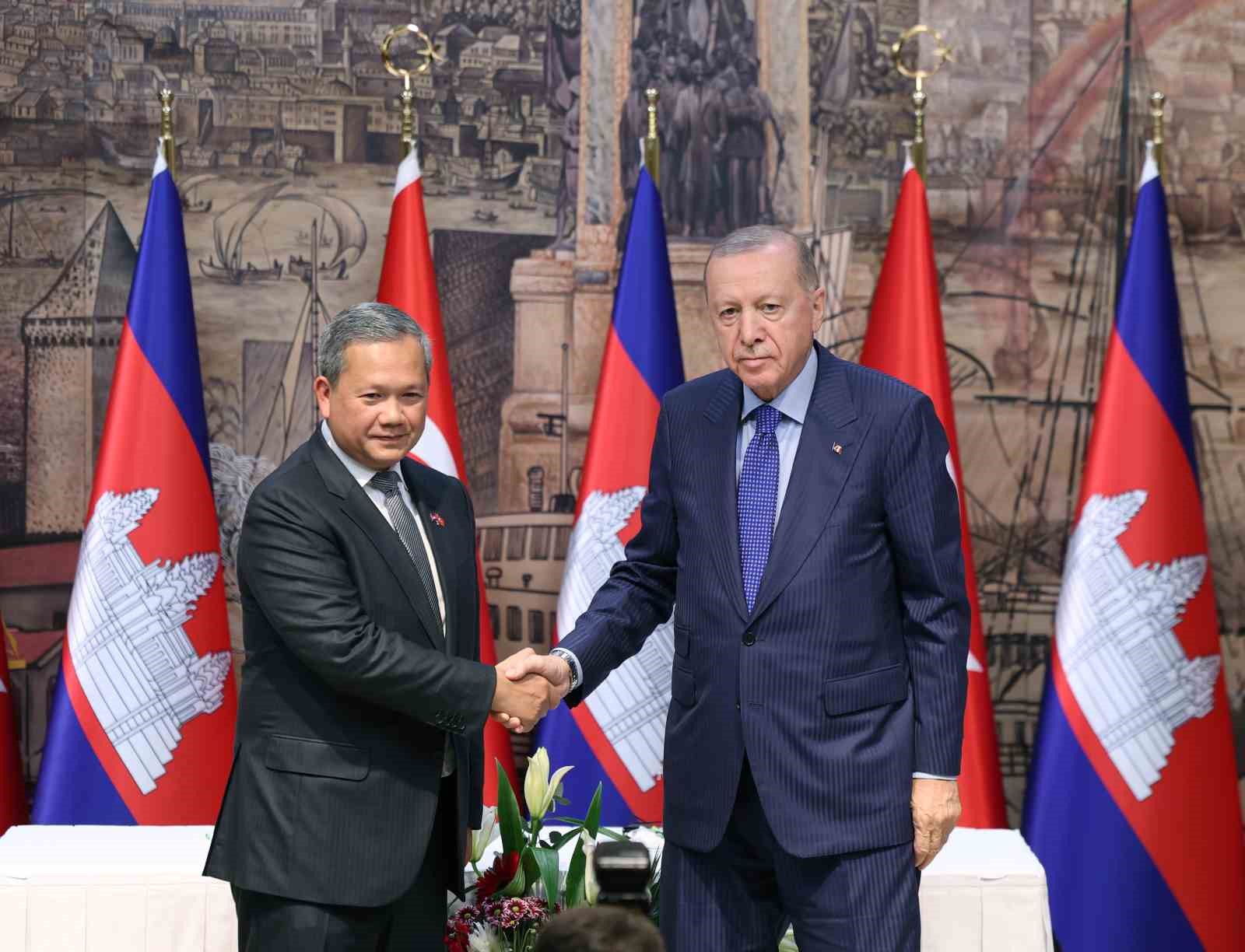 Cumhurbaşkanı Erdoğan: "Kamboçya ile ticaretimizi 1 milyar dolara çıkarmak için çabalarımız devam ediyor"