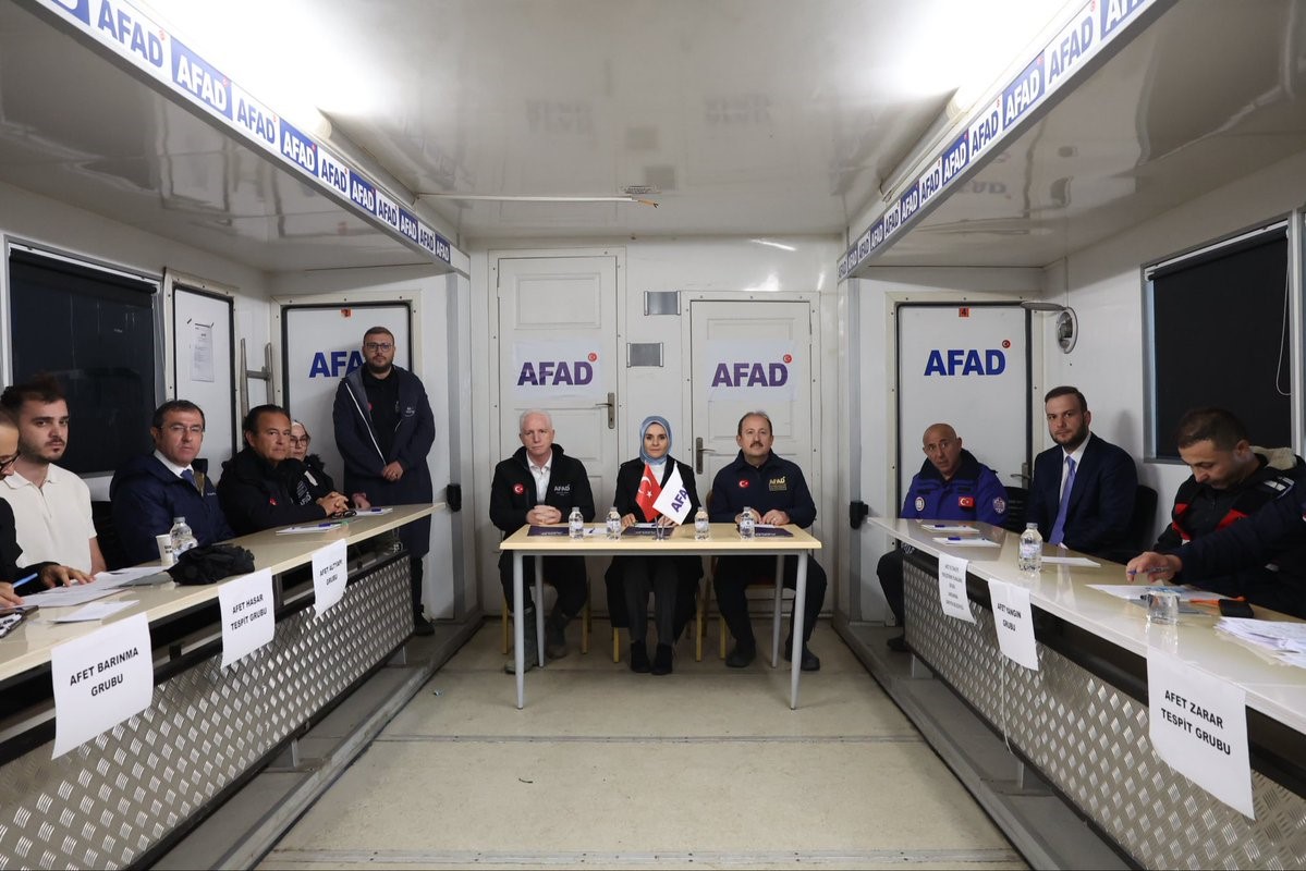 Aile ve Sosyal Hizmetler Bakanı Göktaş; "Psikososyal destek çalışmalarımız devam ediyor"