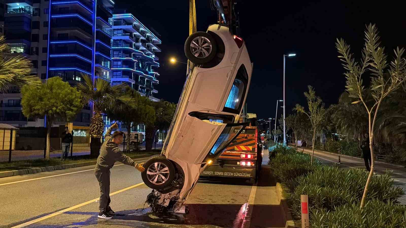 Alanya’da otomobil takla attı: 2 yaralı