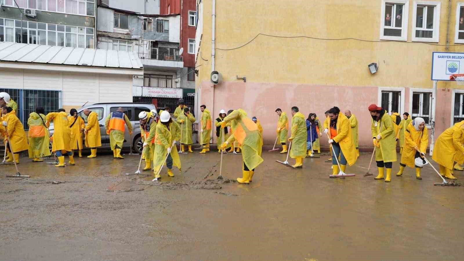 AFAD: "Ülke genelinde müdahale çalışmalarında 60 bin 395 personel ve 8 bin 927 araç görev yapmaktadır"