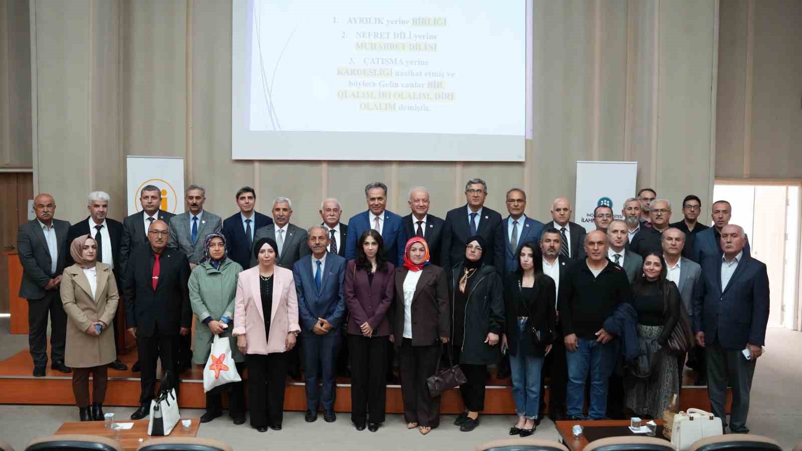 Prof. Dr. Durmuş Boztuğ, Türk irfan geleneğinin tarihsel izlerini anlattı
