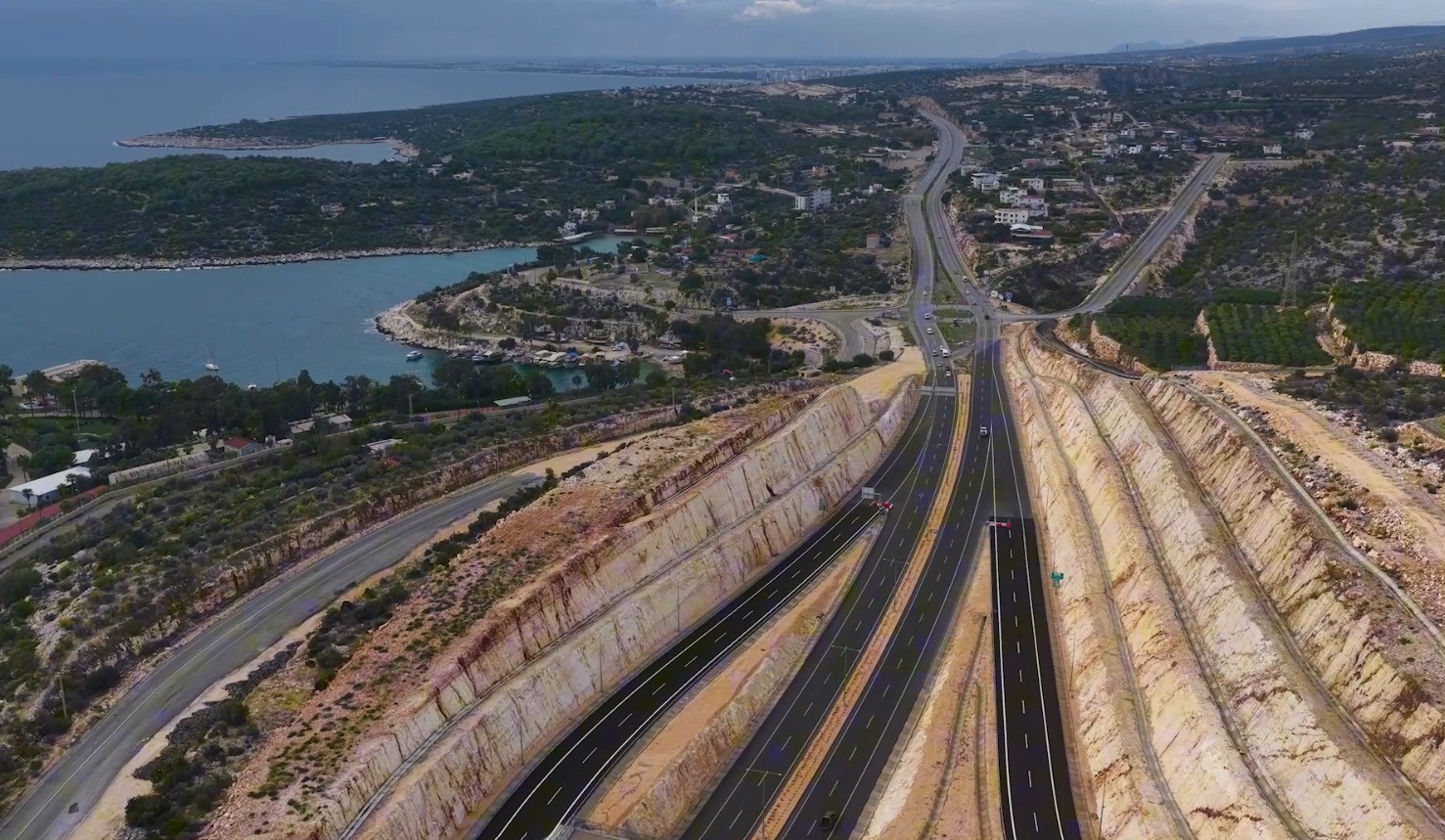 Çeşmeli-Kızkalesi otoyolu pazartesi günü açılıyor
