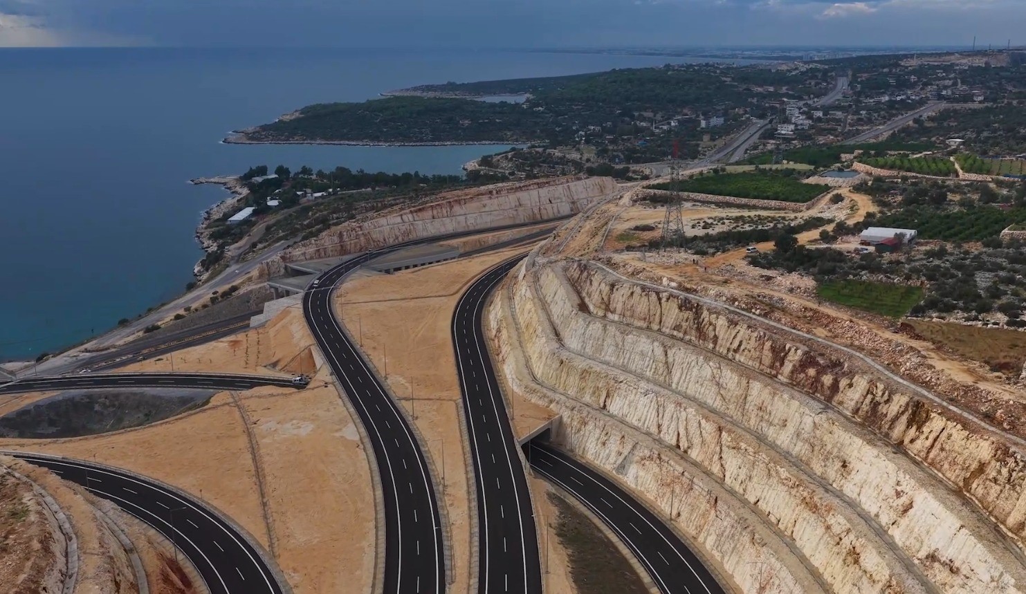 Çeşmeli-Kızkalesi otoyolu pazartesi günü açılıyor