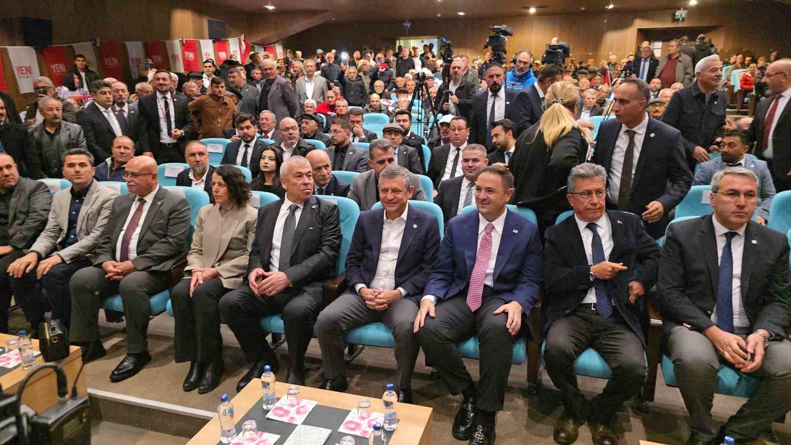 Özgür Özel, Yozgat’ta il başkanlığı toplantısına katıldı