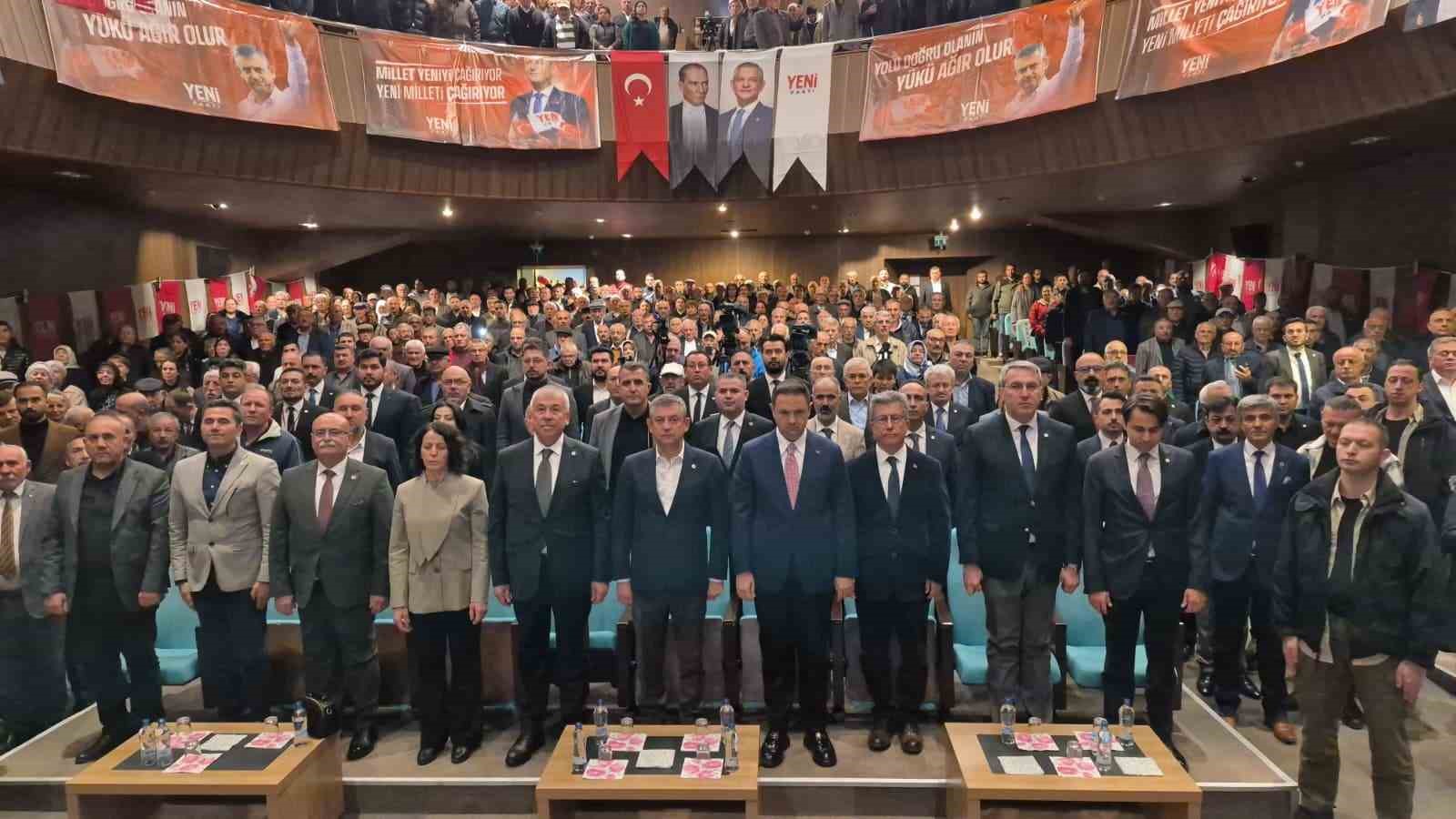 Özgür Özel, Yozgat’ta il başkanlığı toplantısına katıldı