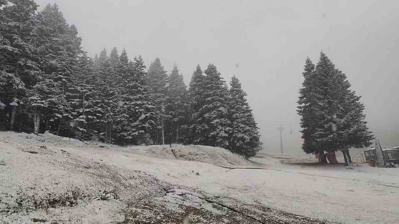 Uludağ’a sezonun ilk karı yağdı