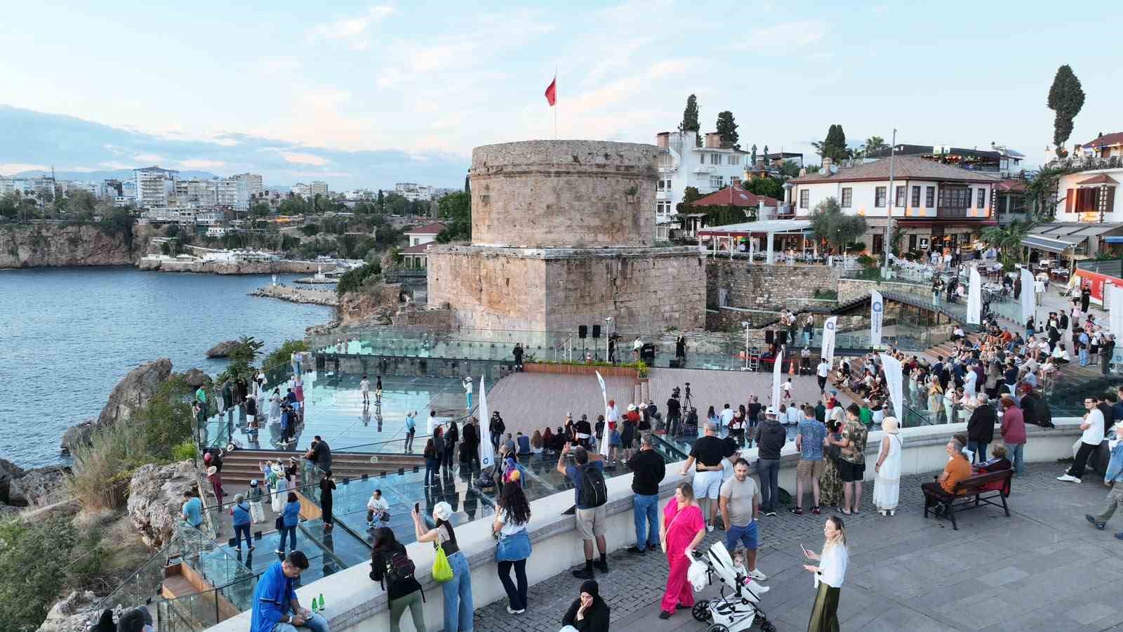 Hıdırlık Kulesi’nde "Gün Batımı Konserleri" sürüyor