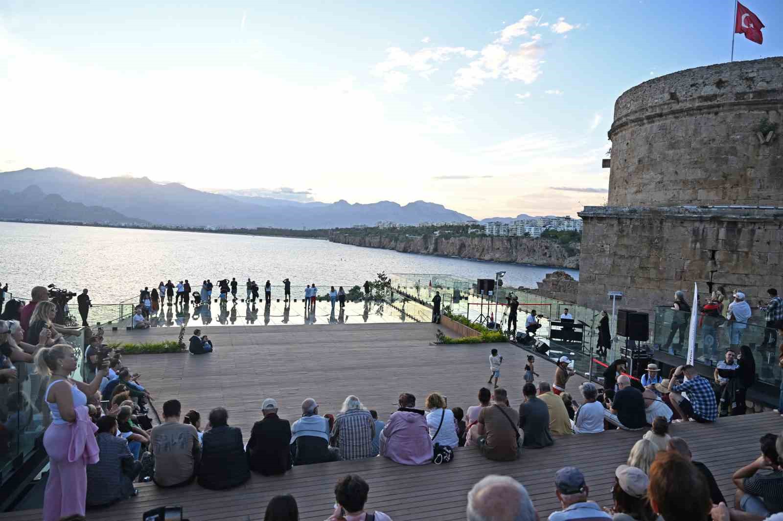 Hıdırlık Kulesi’nde "Gün Batımı Konserleri" sürüyor