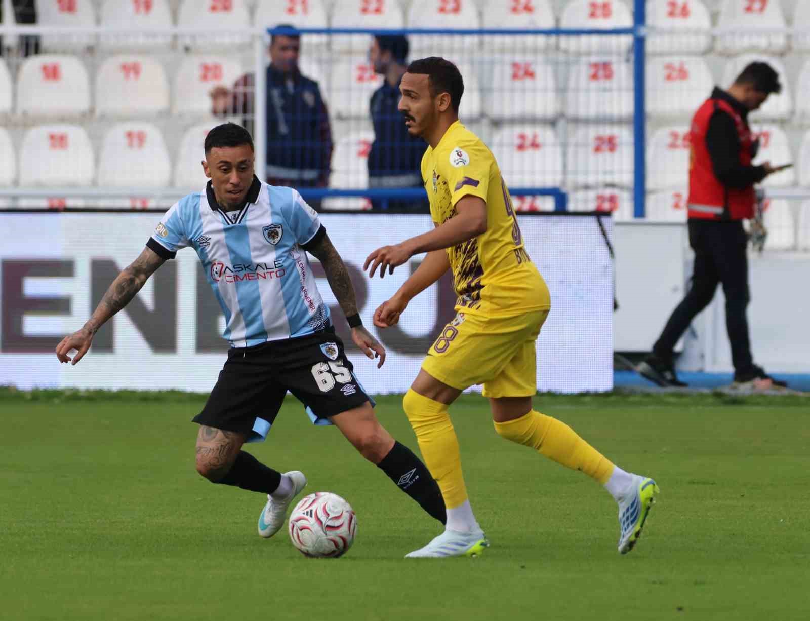 Trendyol Süper Lig: Erzurumspor FK: 1 - Eyüpspor: 0 (İlk yarı)