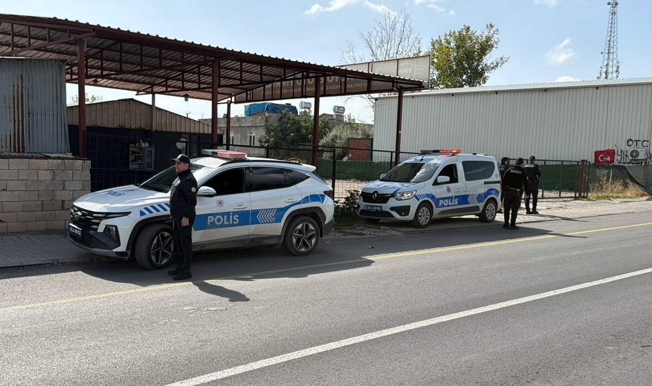 Mahalle abluka altına alındı