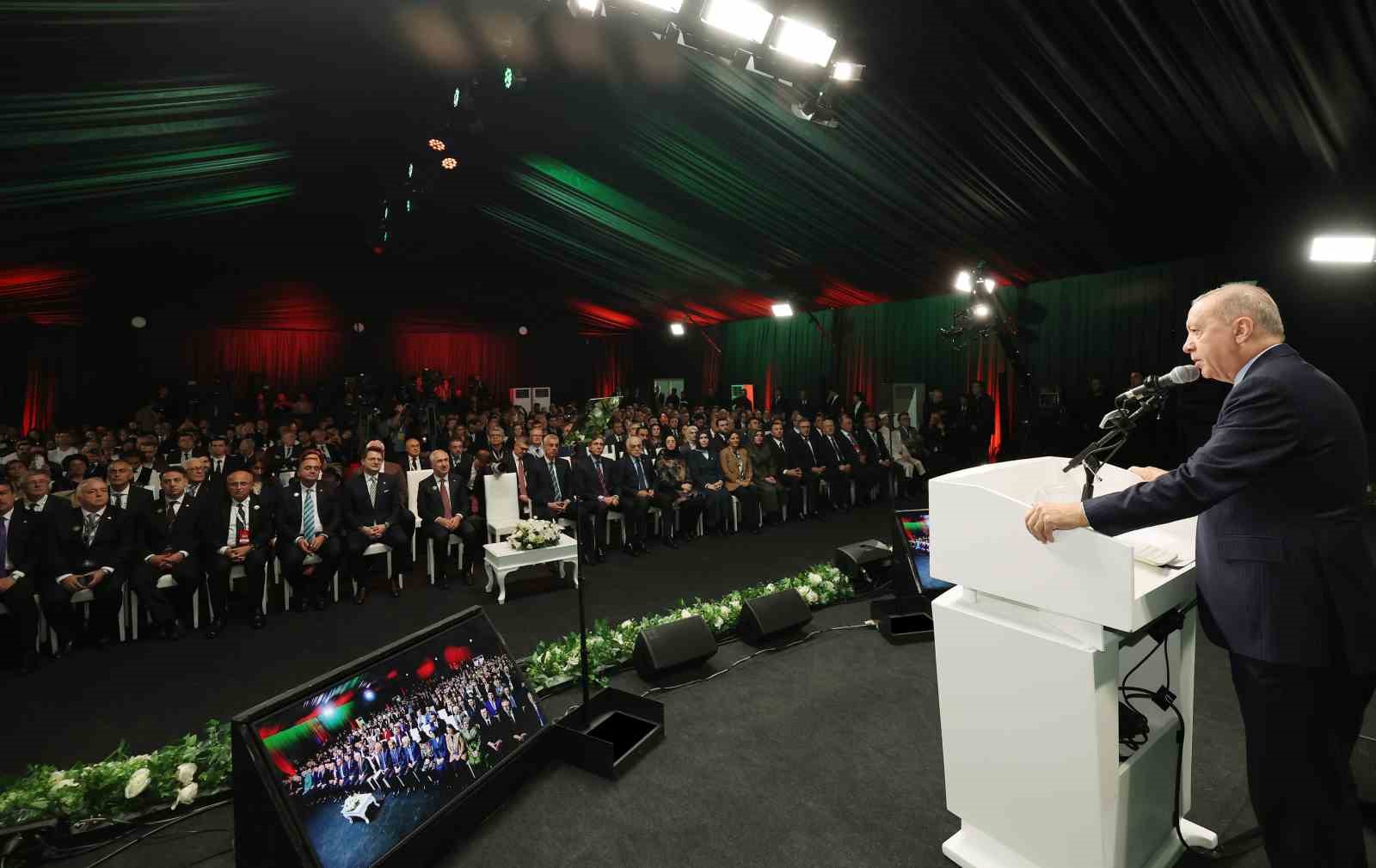 Cumhurbaşkanı Erdoğan müjdeyi verdi: "38 bin hekim dışı personel alacağız"