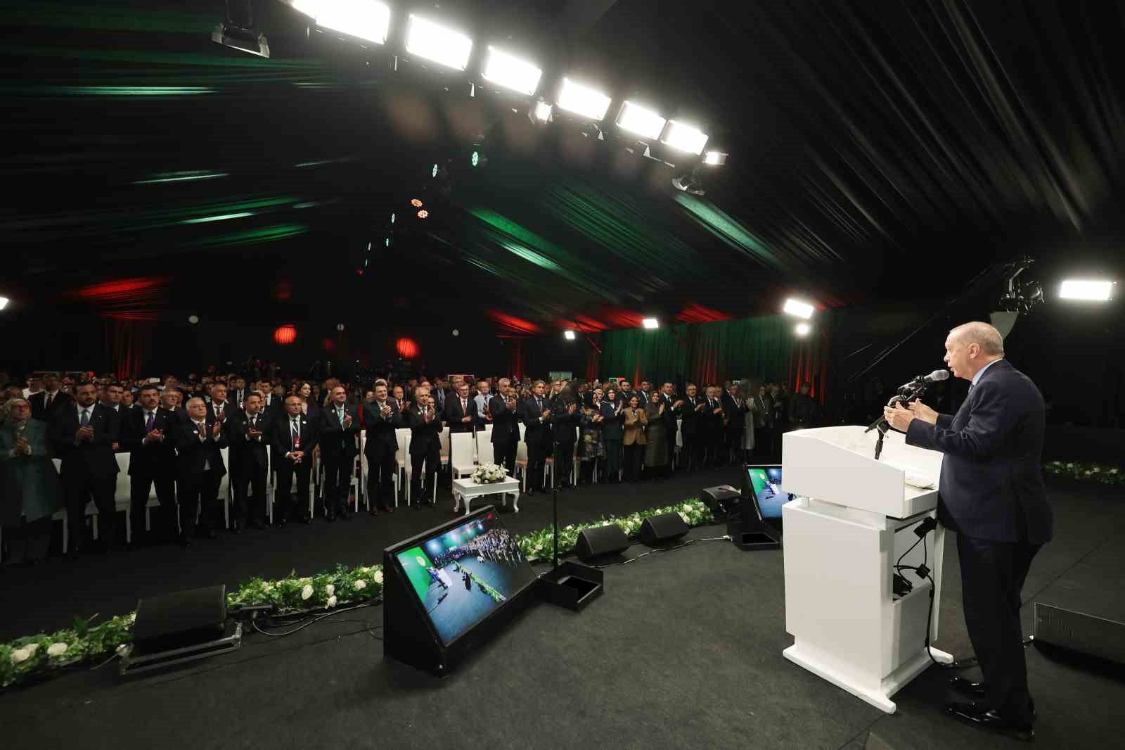 Cumhurbaşkanı Erdoğan müjdeyi verdi: "38 bin hekim dışı personel alacağız"