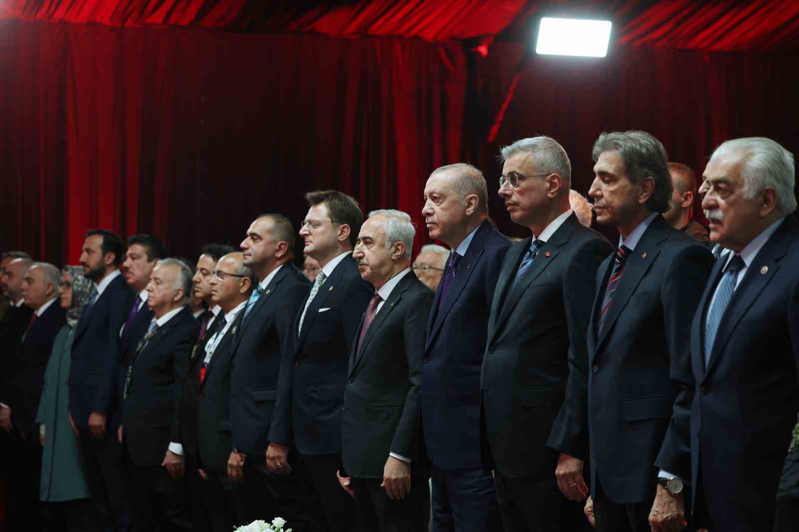 Cumhurbaşkanı Erdoğan müjdeyi verdi: "38 bin hekim dışı personel alacağız"