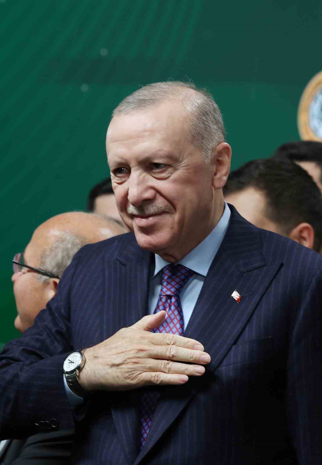Cumhurbaşkanı Erdoğan müjdeyi verdi: "38 bin hekim dışı personel alacağız"