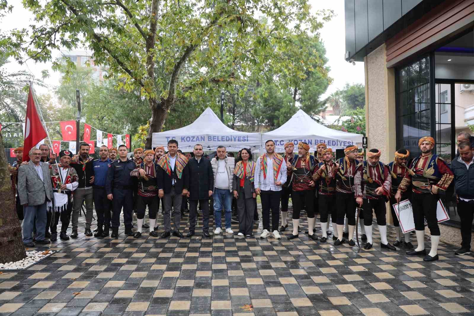 Kozan’da 10. İsmet Atlı Karakucak Güreşleri yağmura rağmen kortej yürüyüşüyle başladı