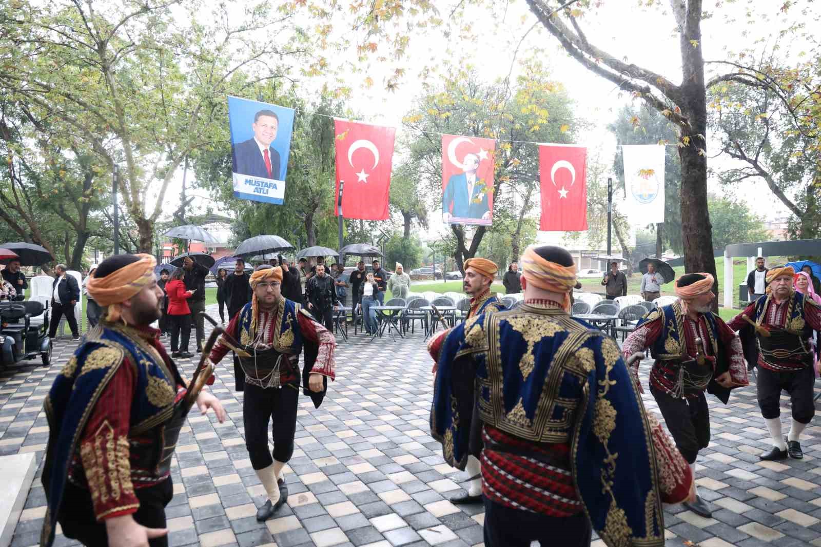Kozan’da 10. İsmet Atlı Karakucak Güreşleri yağmura rağmen kortej yürüyüşüyle başladı