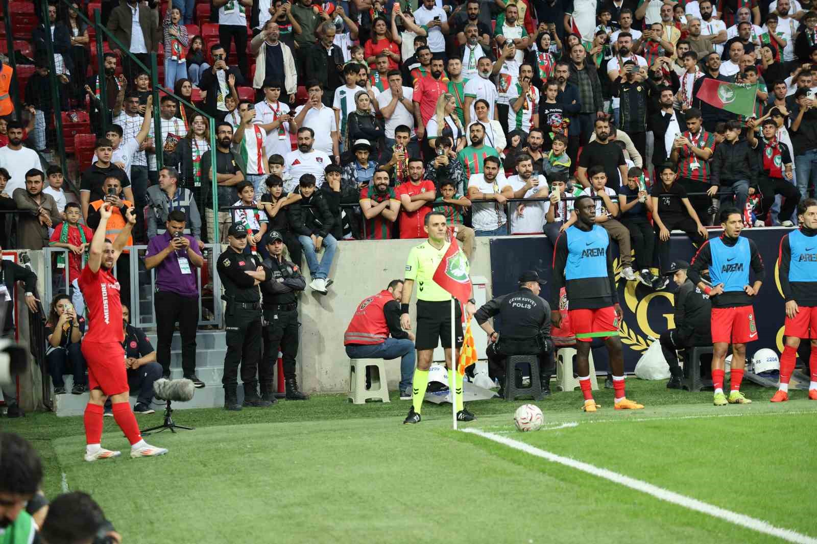Trendyol Süper Lig: Amed Sportif Faaliyetler: 1 - Konyaspor: 0 (Maç sonucu)